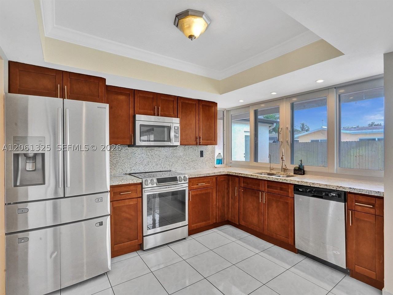 7600 Grandview Blvd - Photo 5 of 24