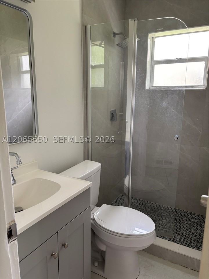 6335 Sw 21st St #2 - Photo 4 of 10