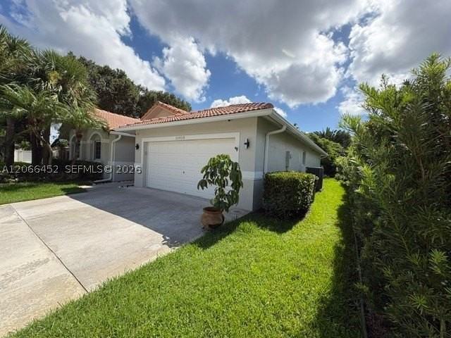 16850 Crestview Ln - Photo 2 of 49