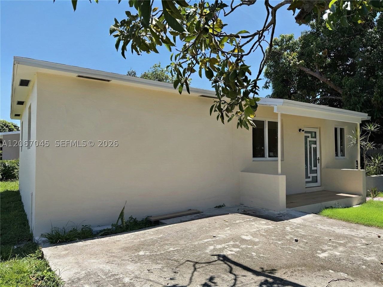 1740 Nw 126th St - Photo 3 of 18