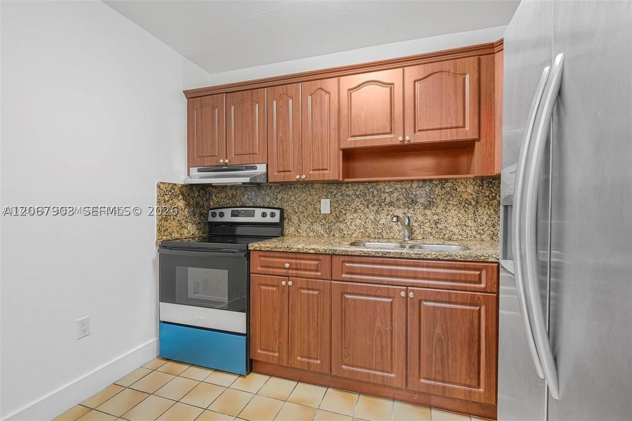 8095 Nw 8th St #215 - Photo 3 of 18