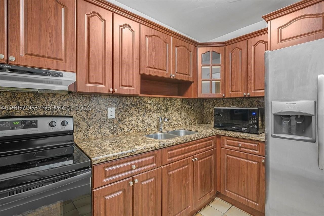 8095 Nw 8th St #215 - Photo 4 of 18