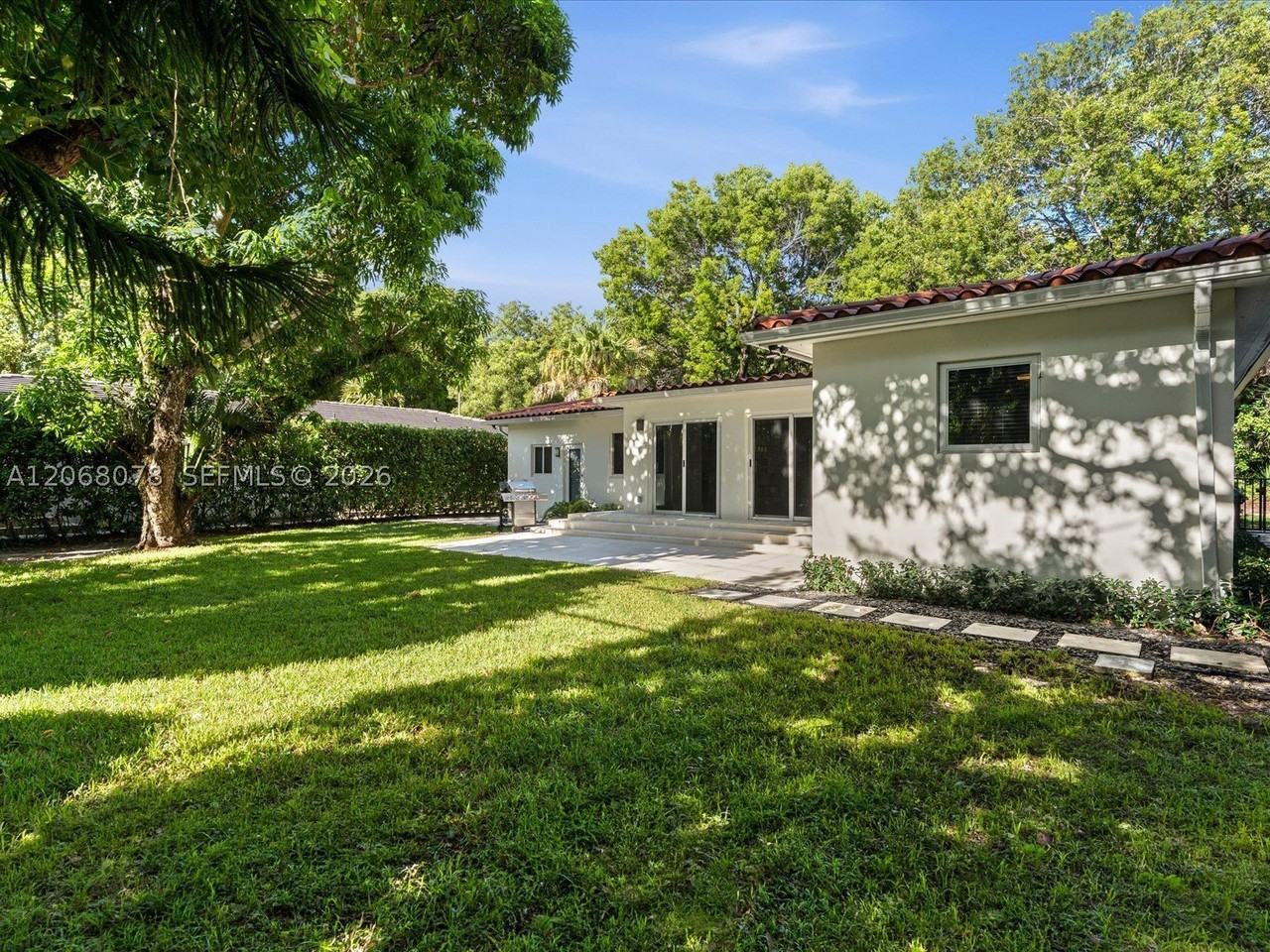 5406 S Le Jeune Rd - Photo 6 of 37