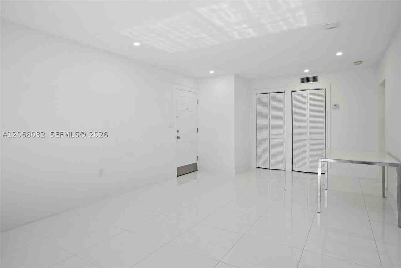 1245 West Ave #401 - Photo 5 of 16