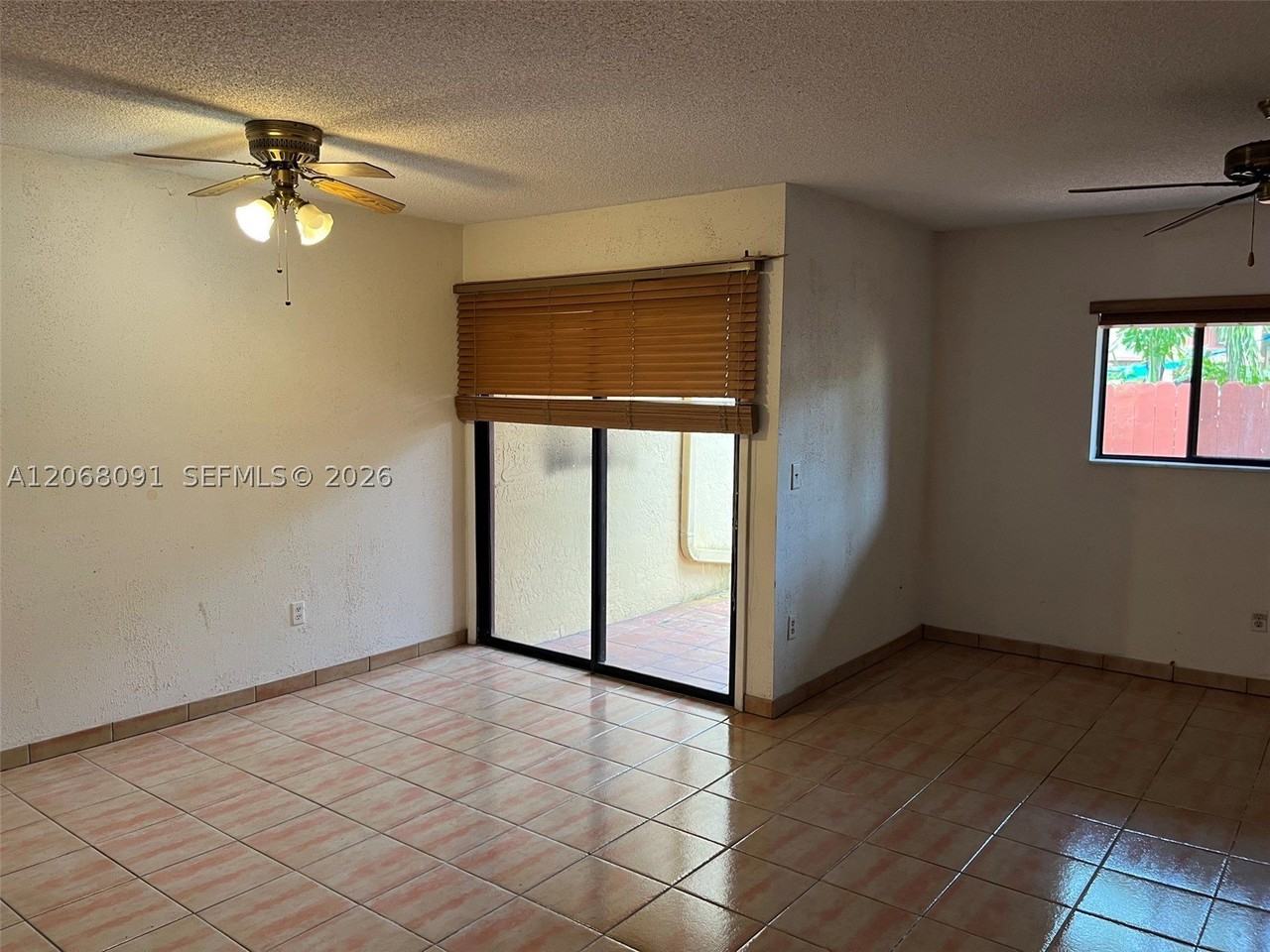 463 Se 14th St #463 - Photo 2 of 33