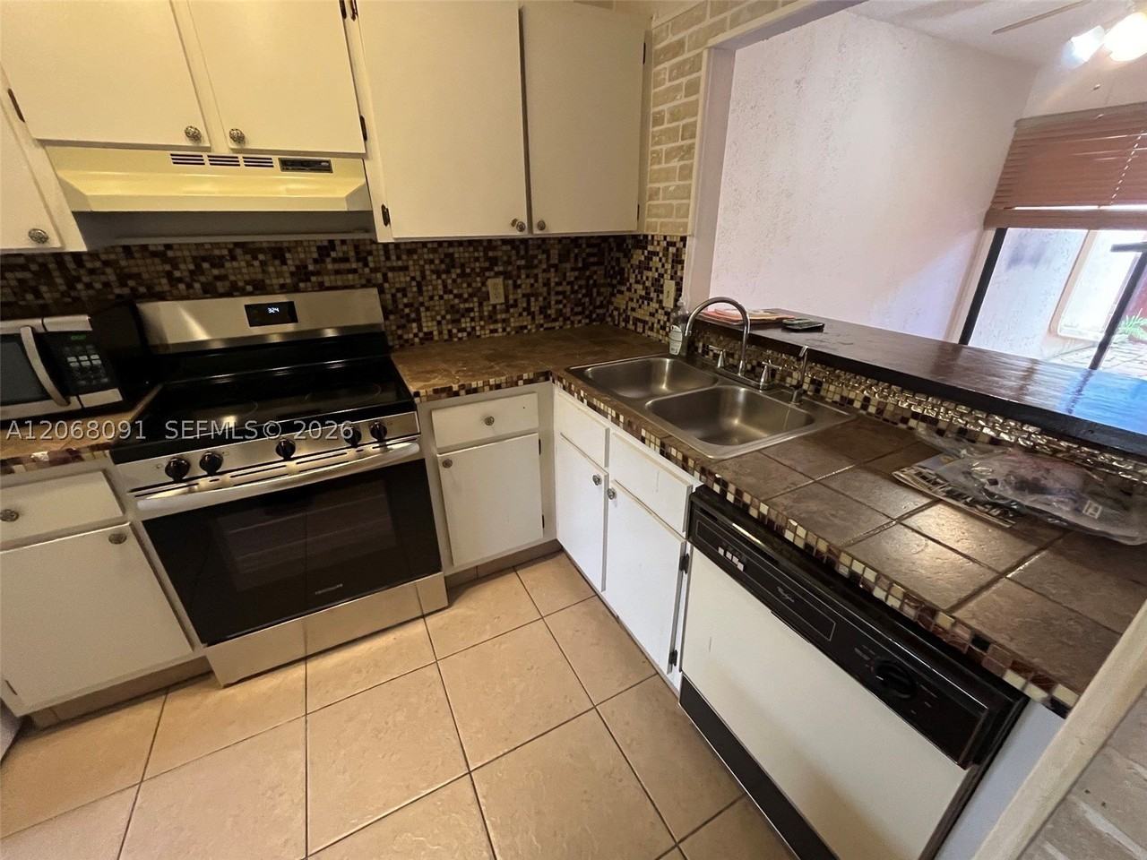 463 Se 14th St #463 - Photo 7 of 41