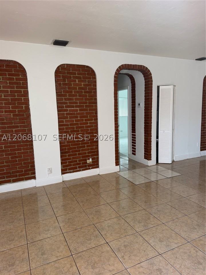 1150 Ne 201st Ter #0 - Photo 4 of 14