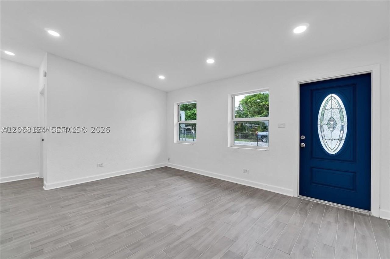 1175 Nw 133rd St - Photo 6 of 25