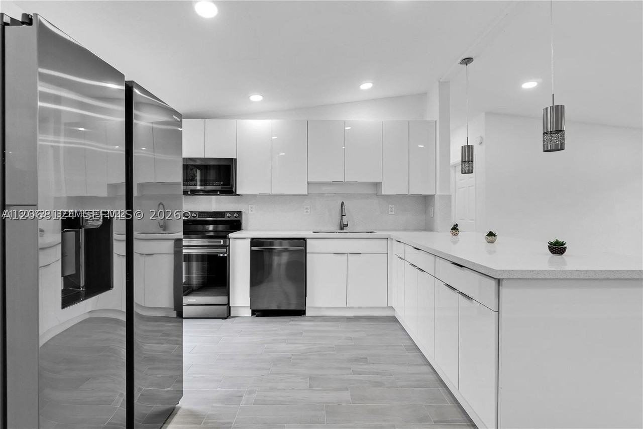 1175 Nw 133rd St - Photo 7 of 25