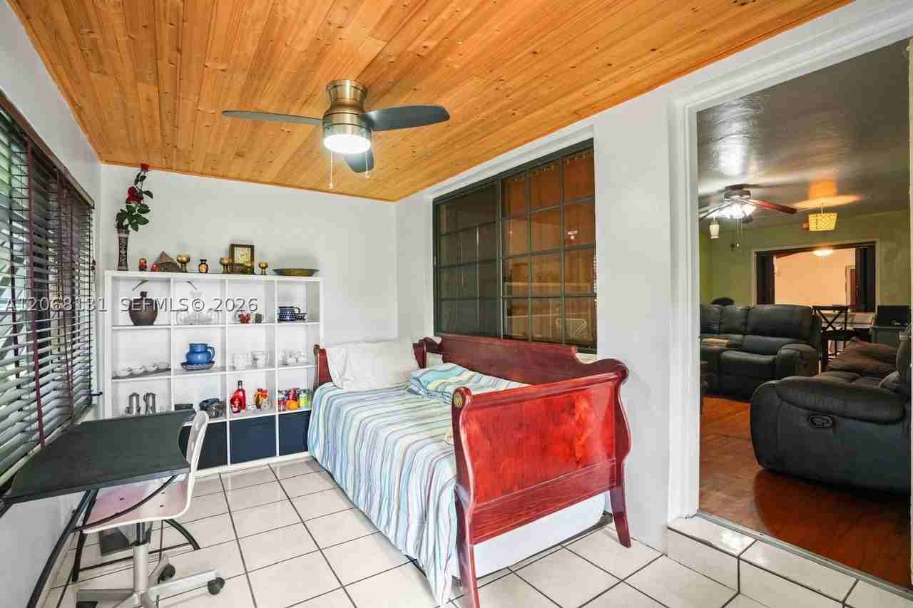 12547 Ne 4th Ave #1 - Photo 5 of 20
