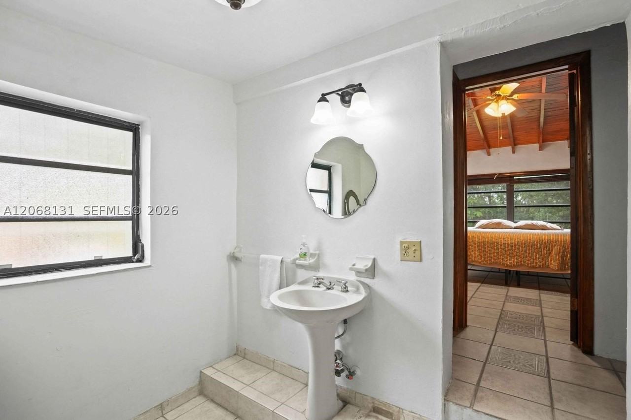 12547 Ne 4th Ave #1 - Photo 7 of 20