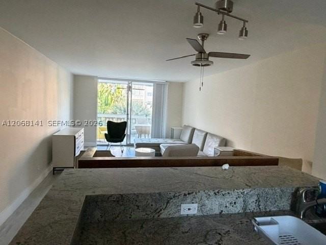 901 Ne 14th Ave #305 - Photo 7 of 13