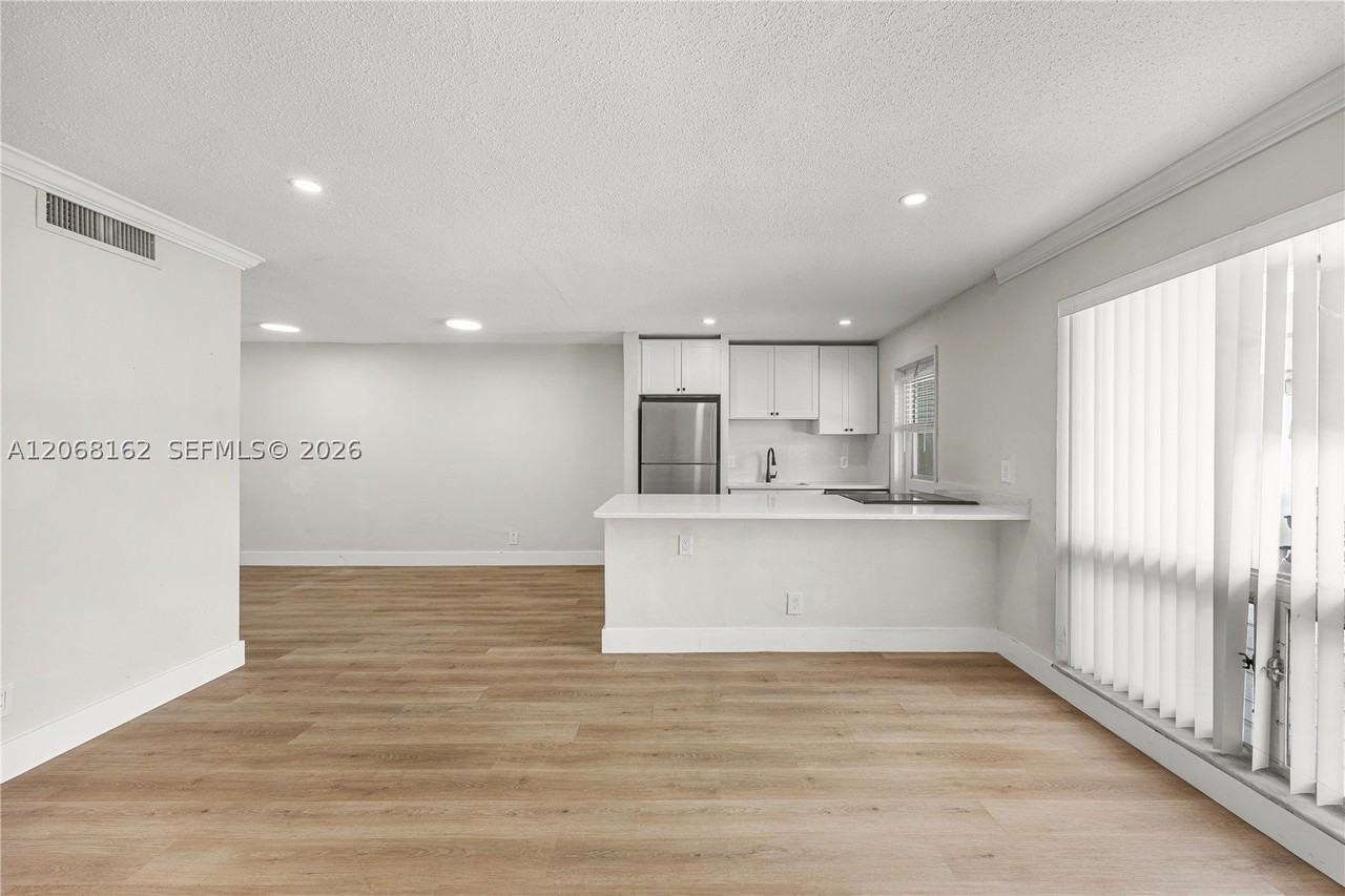 5450 Hollywood Blvd #108 - Photo 3 of 15