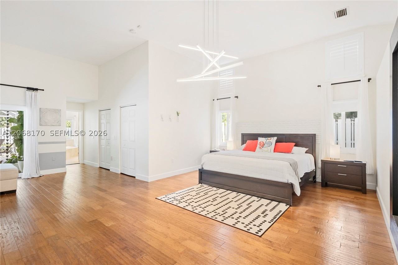 9717 Sw 111th Ter - Photo 6 of 40