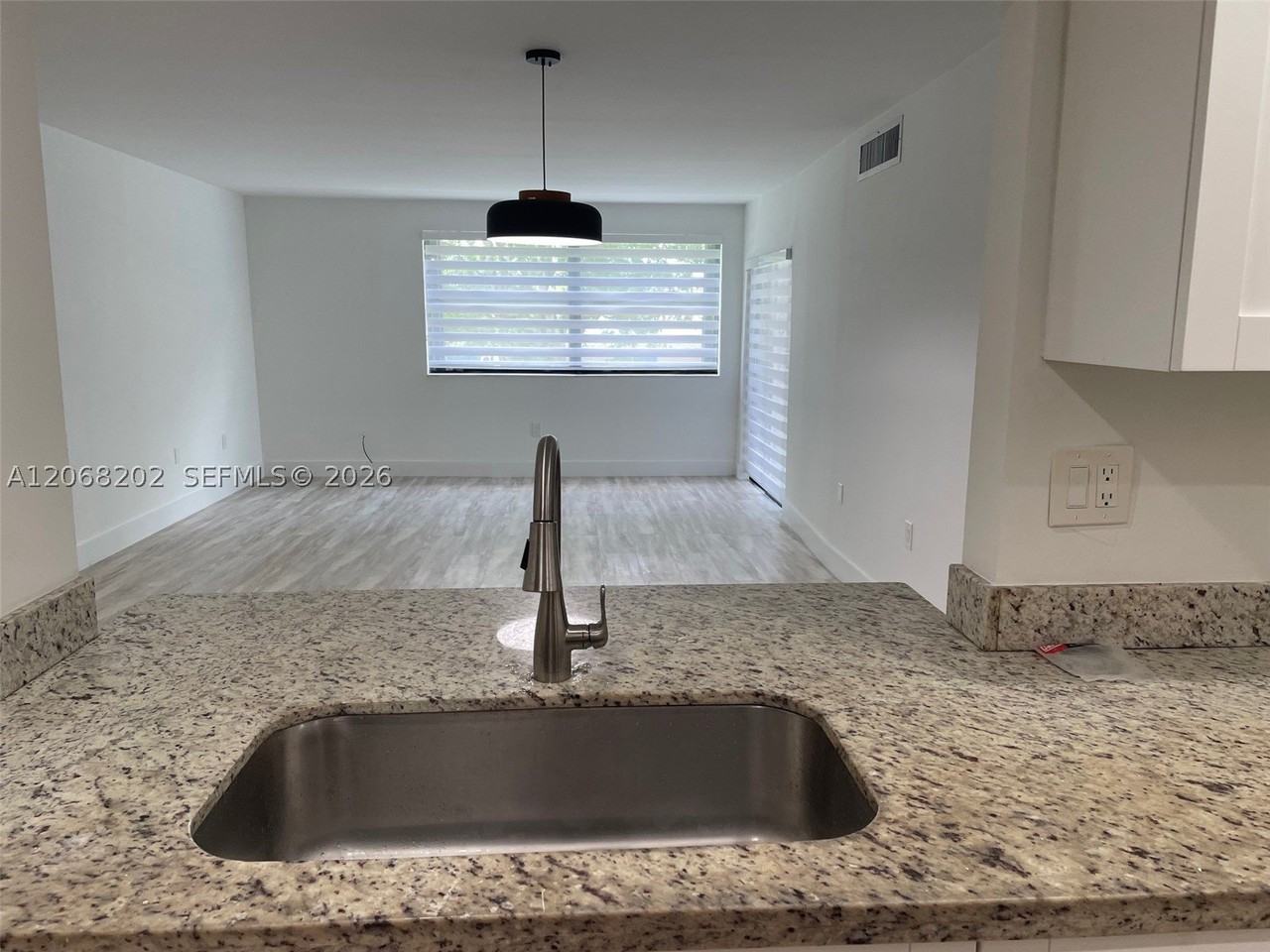 460 W Park Dr #207 - Photo 4 of 19