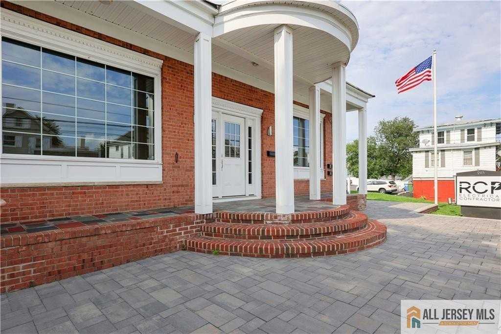 215 Washington Rd - Photo 4 of 42