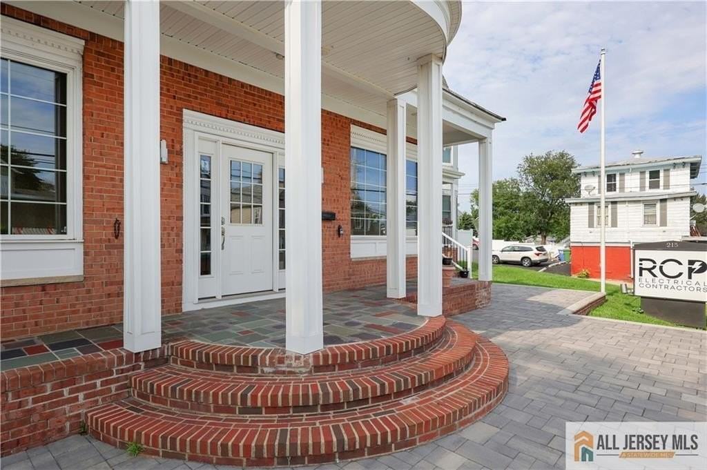 215 Washington Rd - Photo 5 of 42