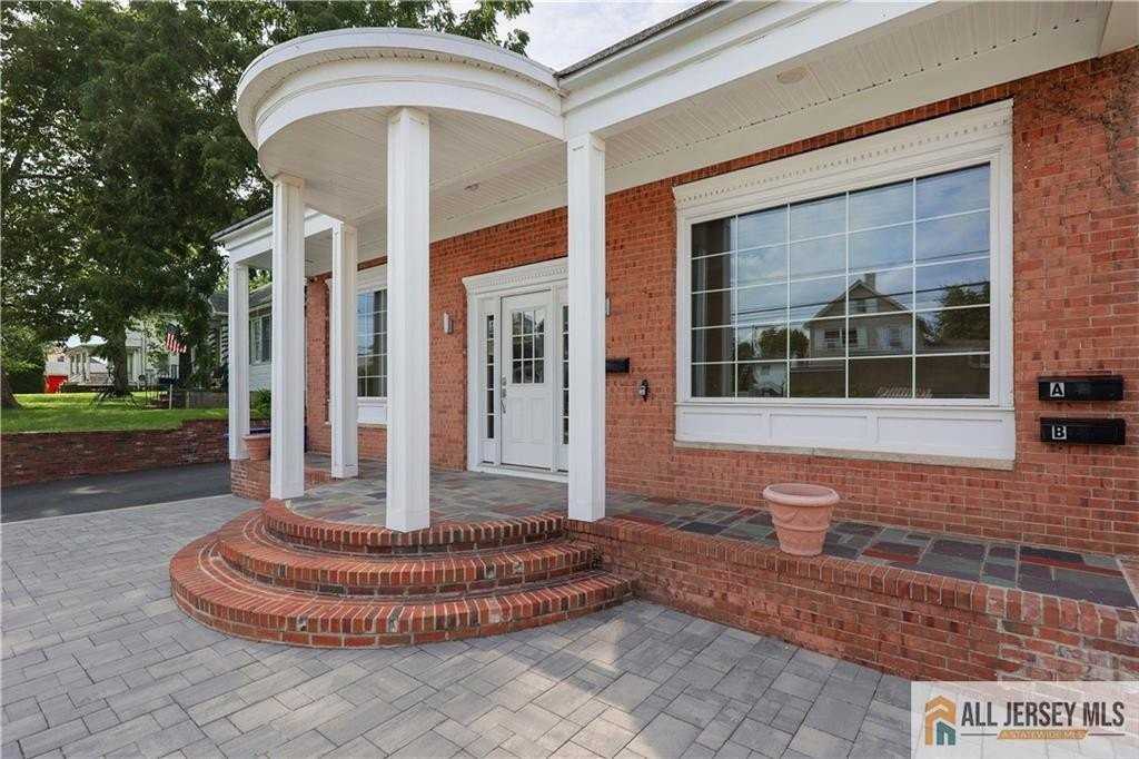 215 Washington Rd - Photo 6 of 42