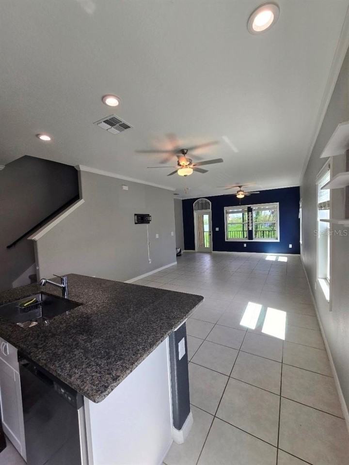 4640 Willet Cooper Ct - Photo 4 of 33