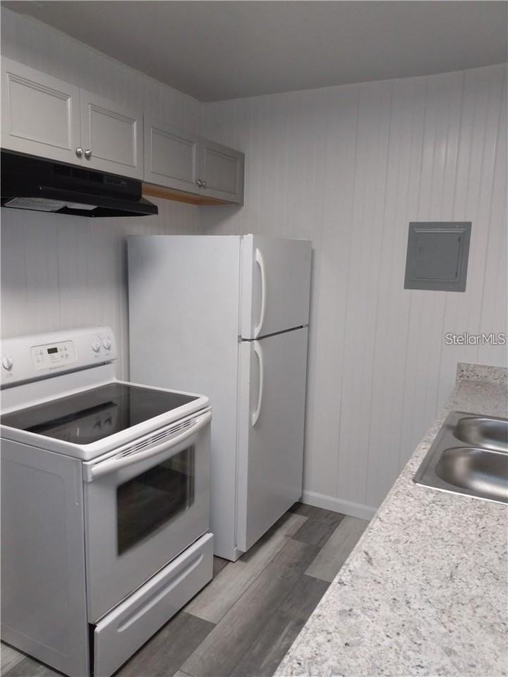 110 Orange Ave - Photo 4 of 7