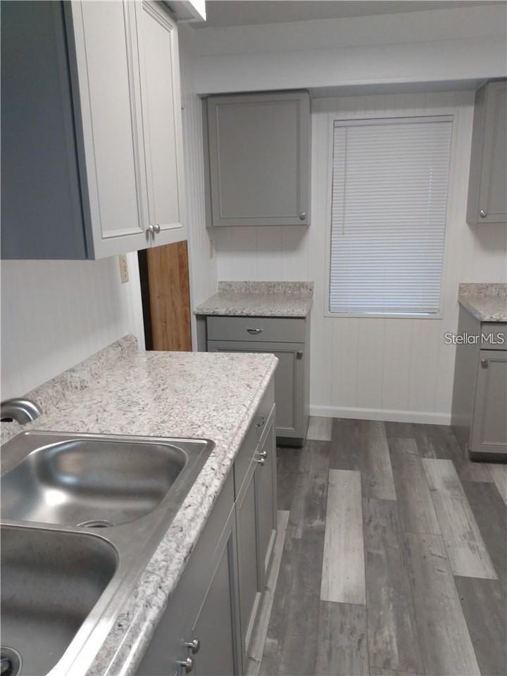 110 Orange Ave - Photo 5 of 7