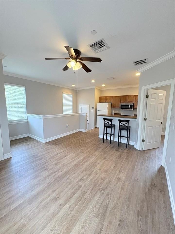 4450 Twinview Ln - Photo 2 of 10
