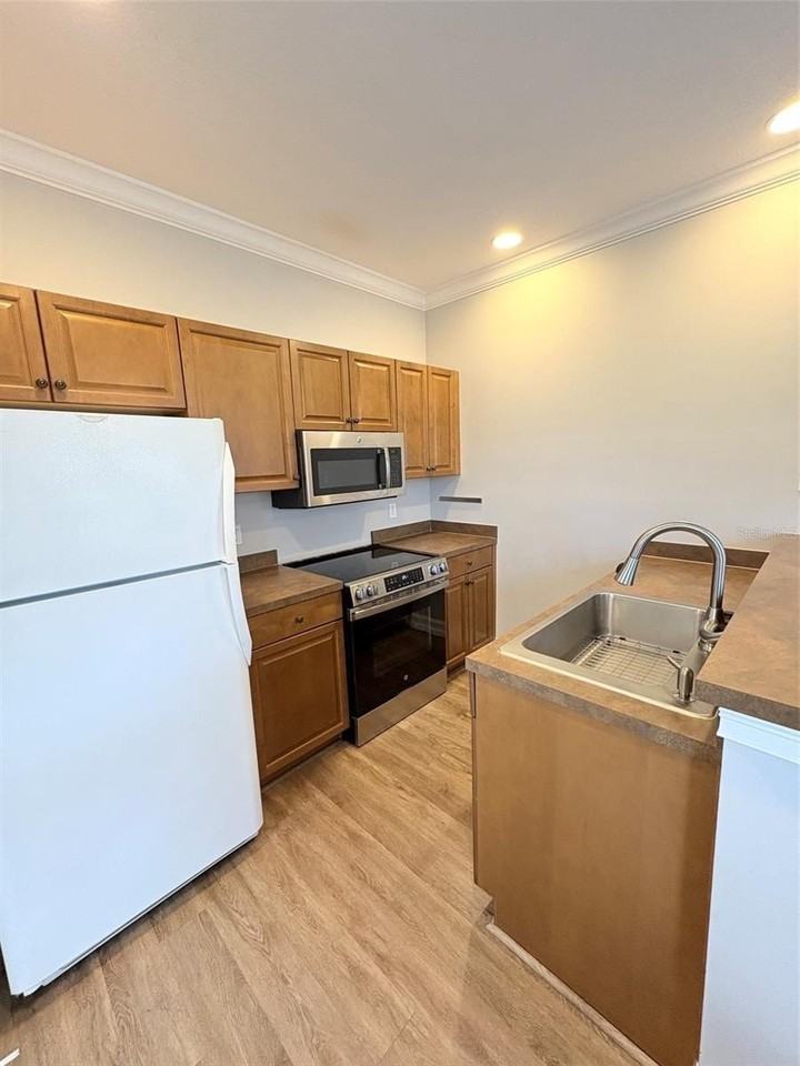 4450 Twinview Ln - Photo 6 of 10