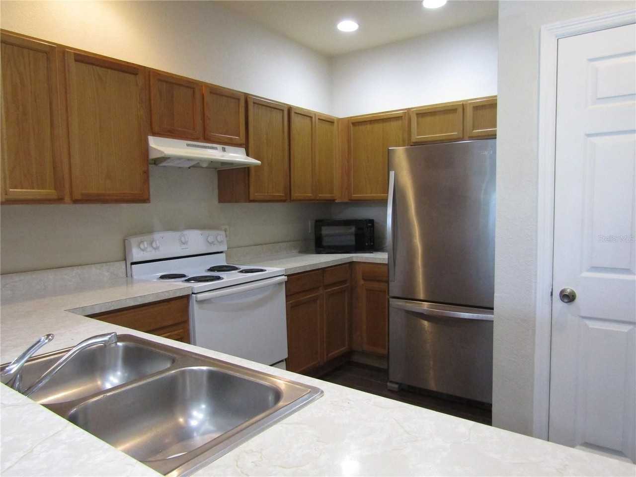 3108 Wentworth Ln - Photo 3 of 22
