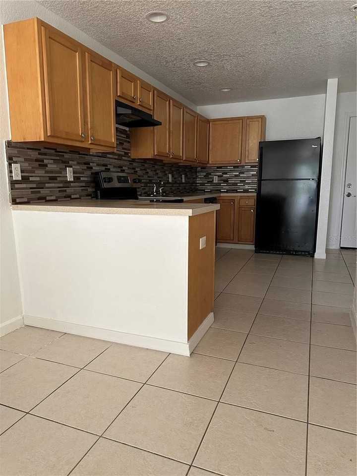 752 E Broome St #756 - Photo 2 of 13