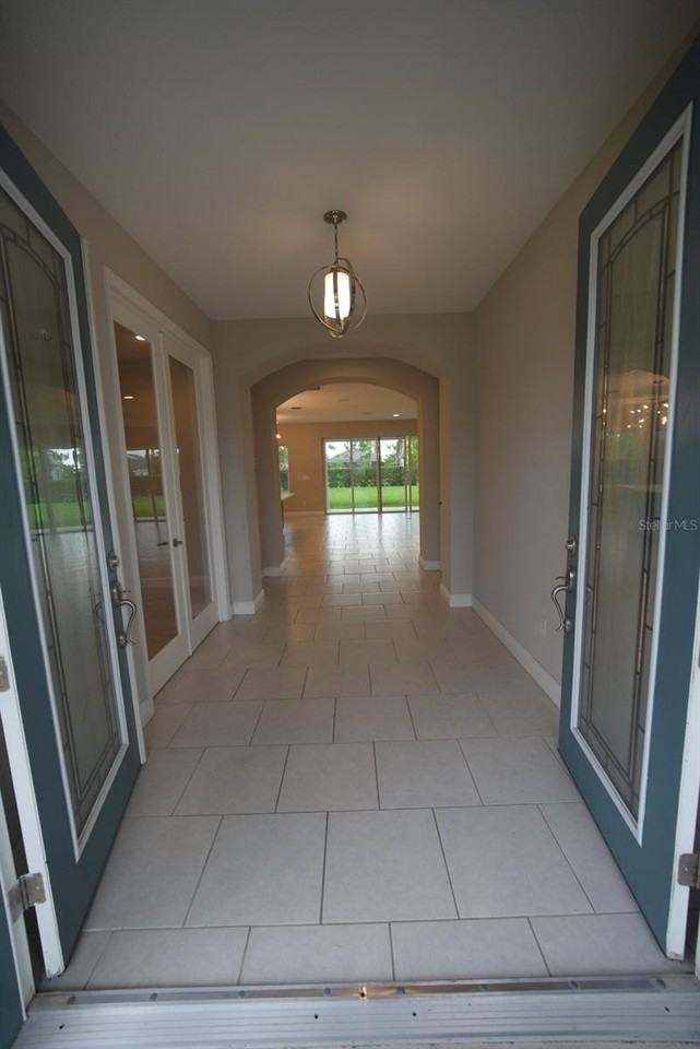 5450 Wayfarer Ave - Photo 2 of 46