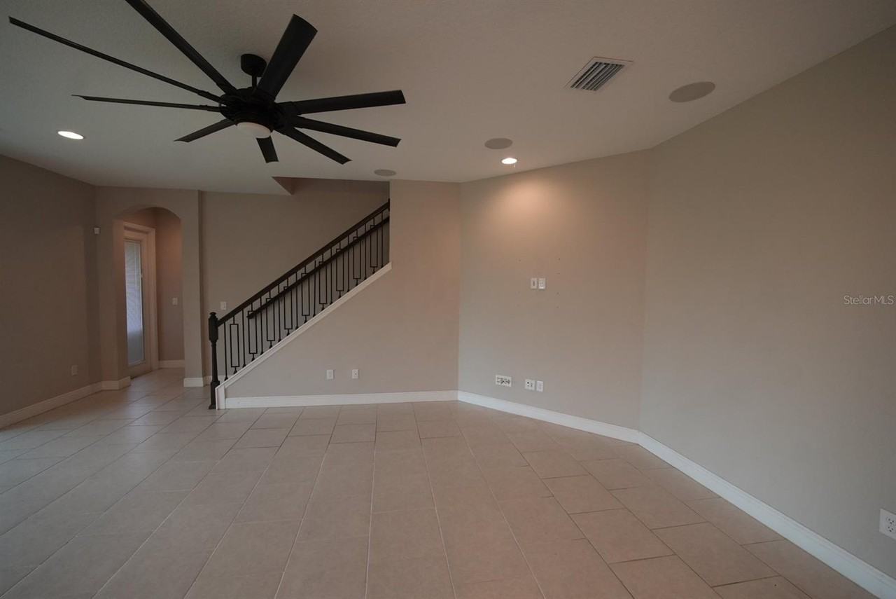 5450 Wayfarer Ave - Photo 7 of 46