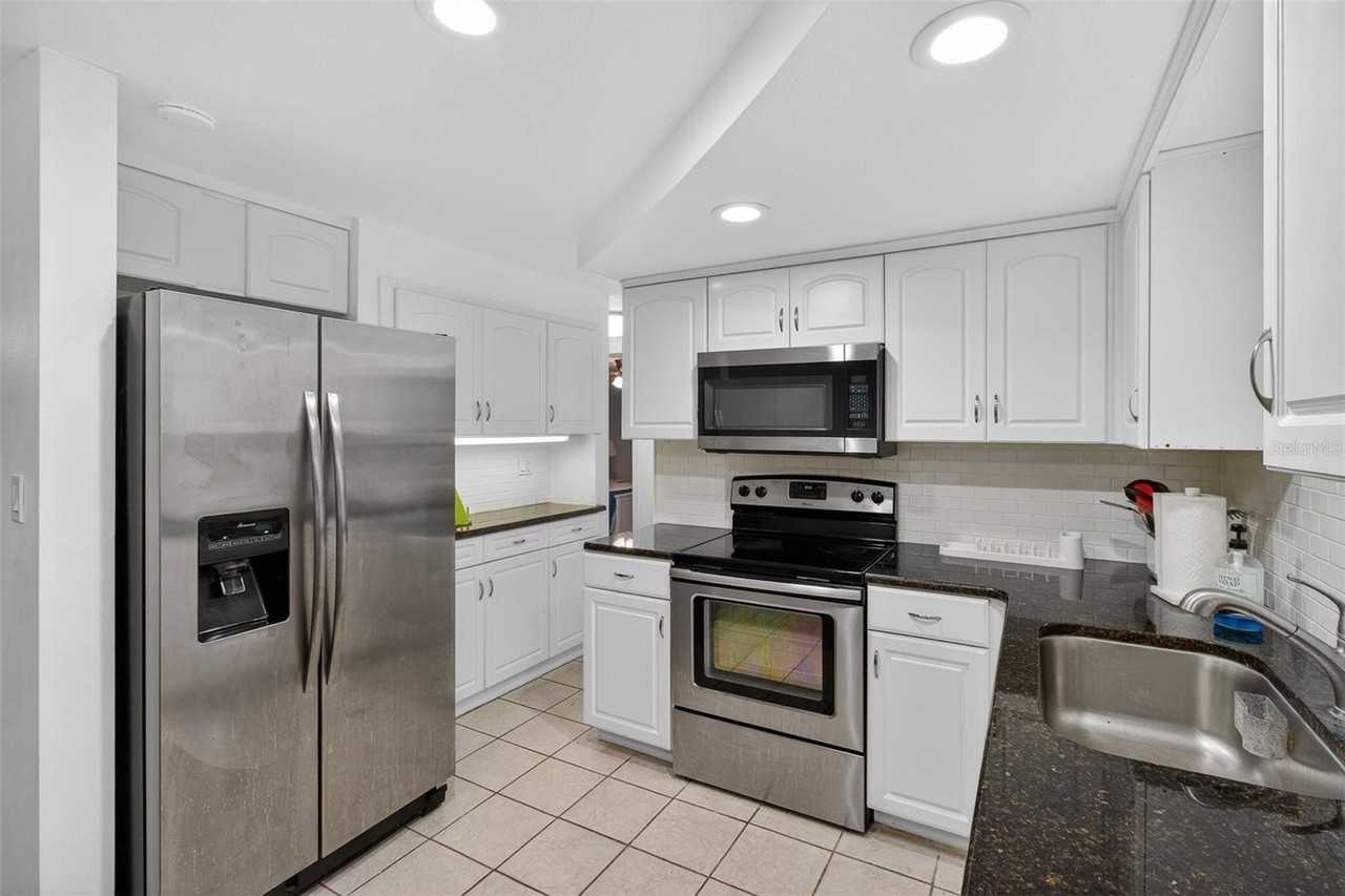 3214 Huntington Rd - Photo 7 of 25