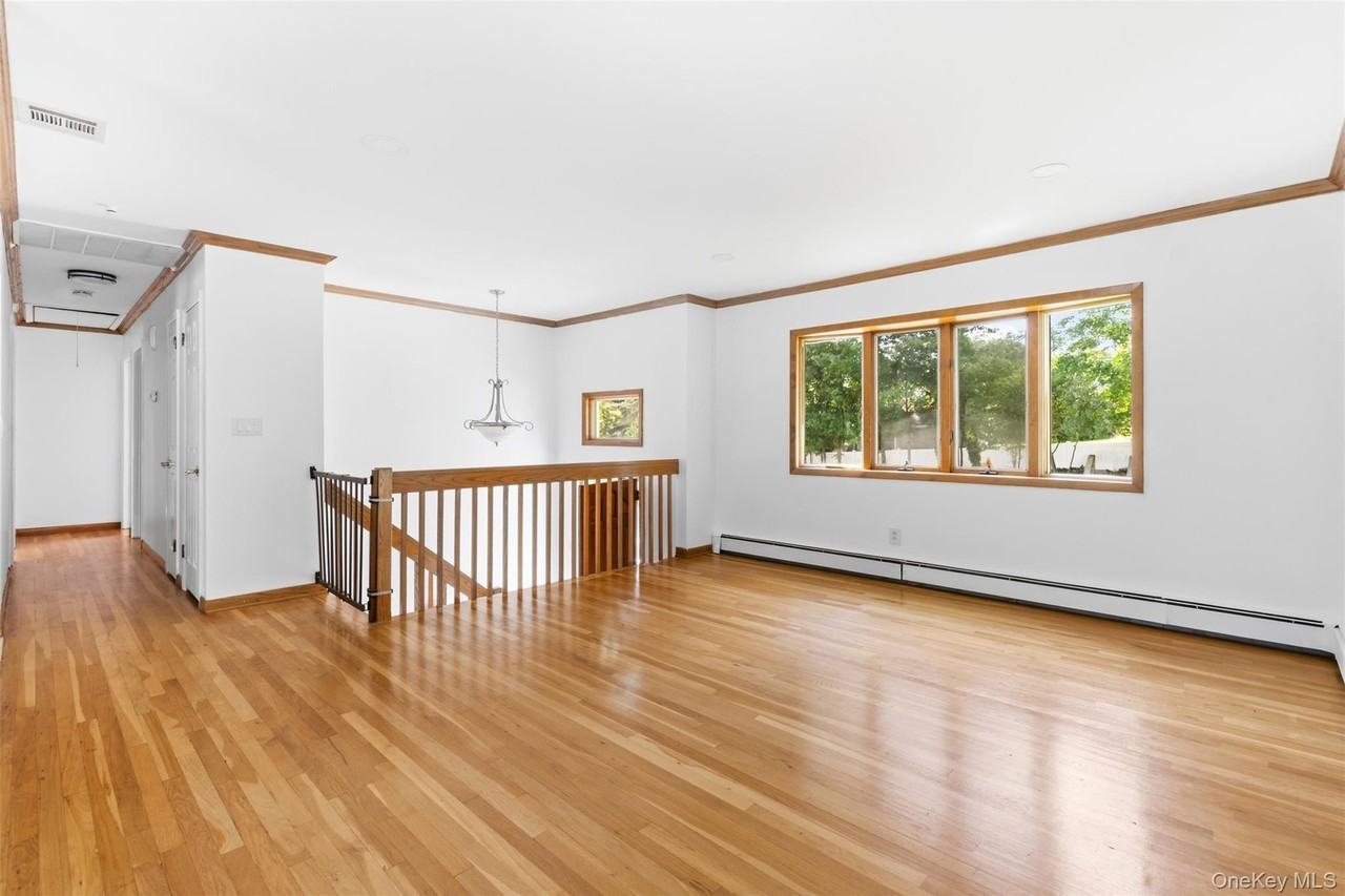 118 Old Tappan Rd - Photo 4 of 25