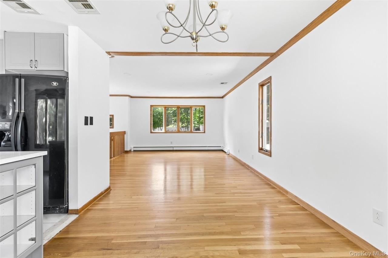 118 Old Tappan Rd - Photo 5 of 25