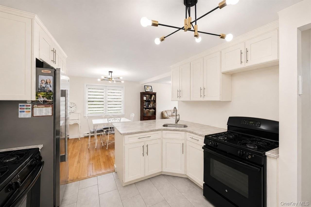 249 Ridge Rd - Photo 3 of 26