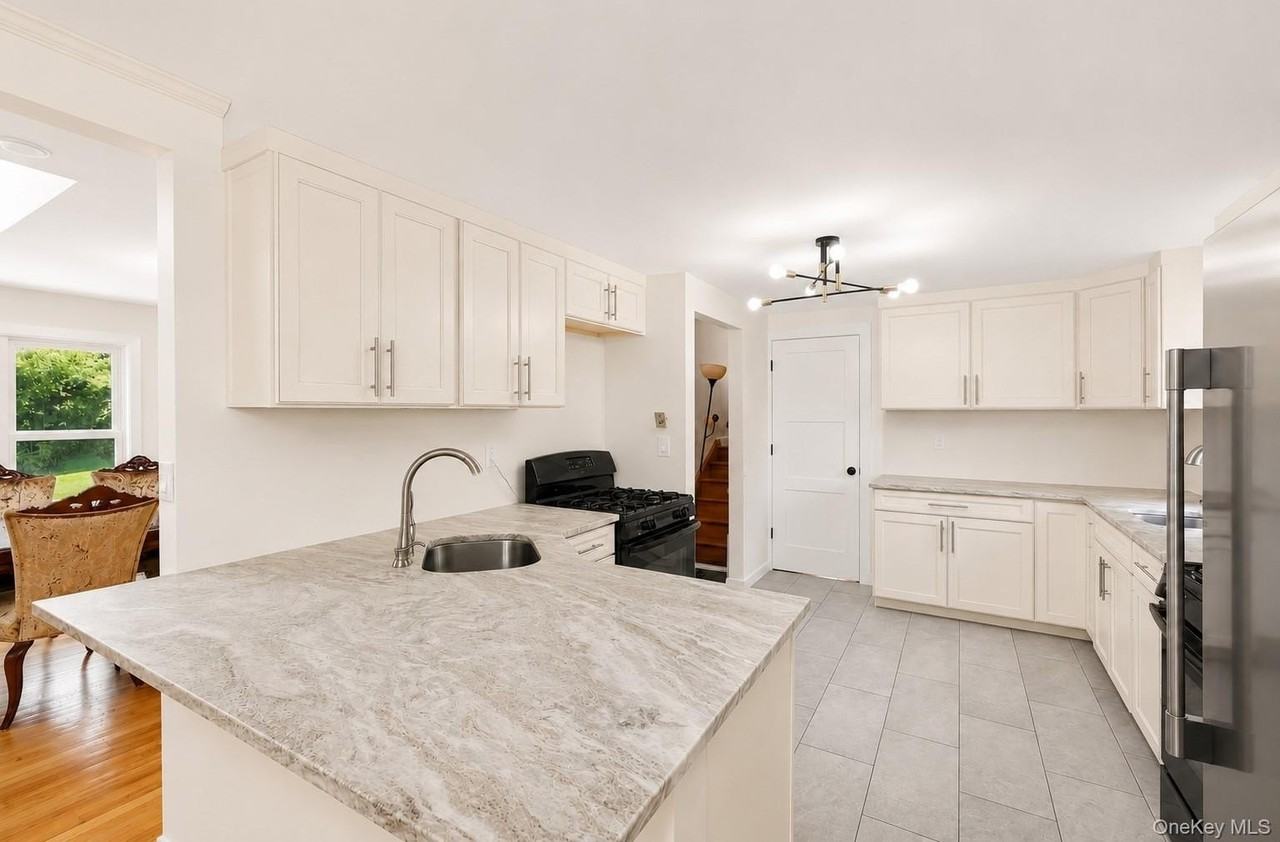 249 Ridge Rd - Photo 4 of 26
