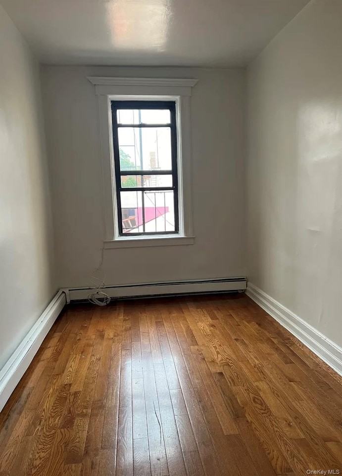 10713 Northern Blvd #2 - Photo 4 of 10