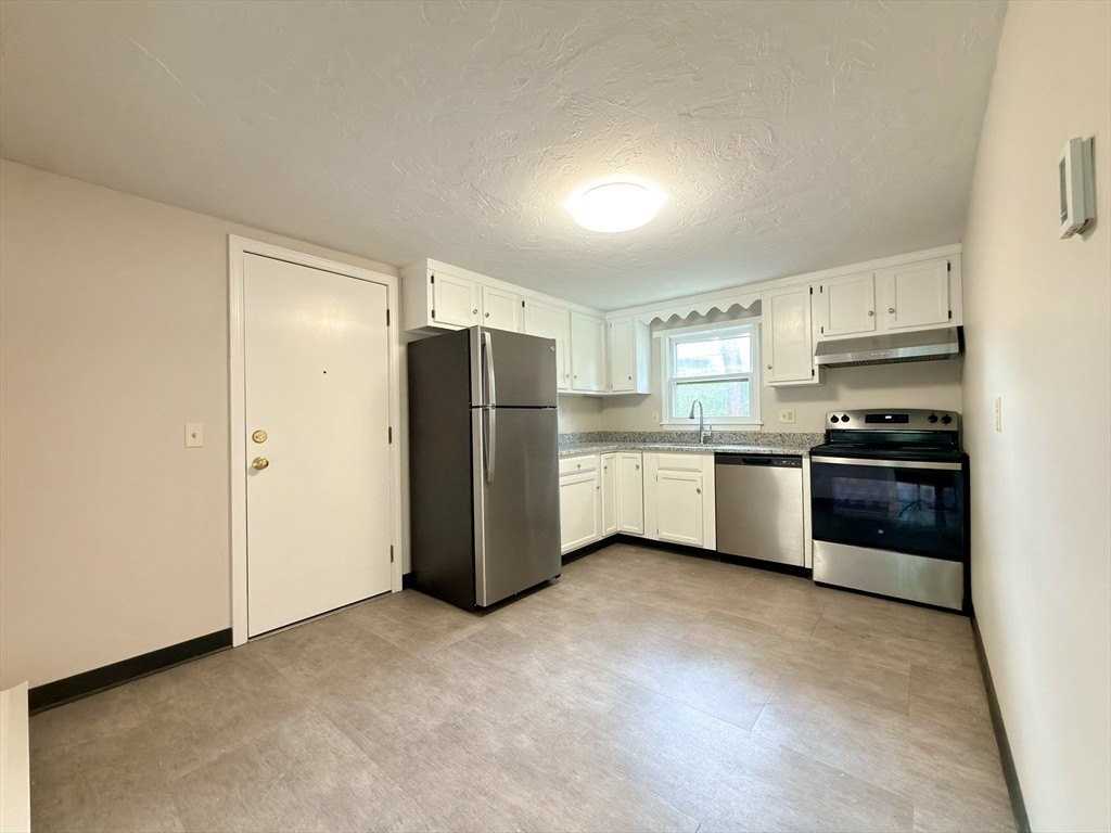 2 Annaberry Ln #D - Photo 4 of 17