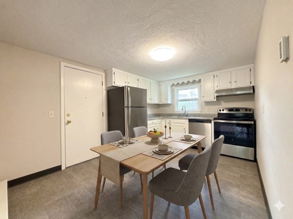 2 Annaberry Ln #D - Photo 5 of 17
