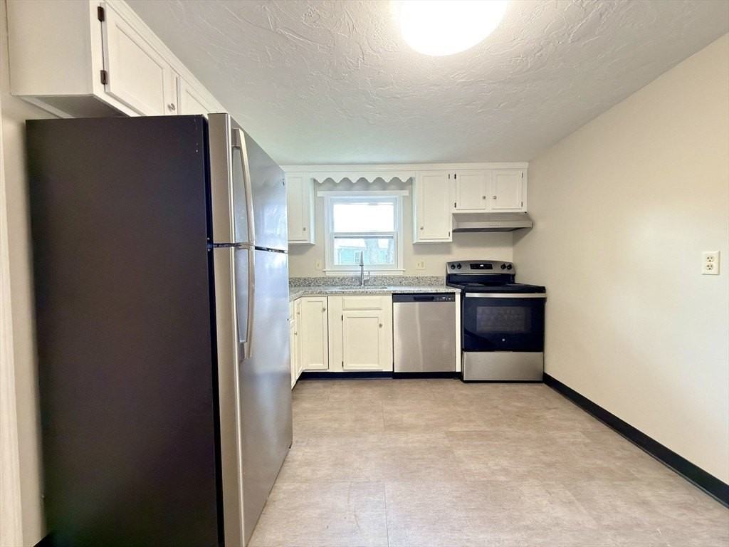 2 Annaberry Ln #D - Photo 6 of 17