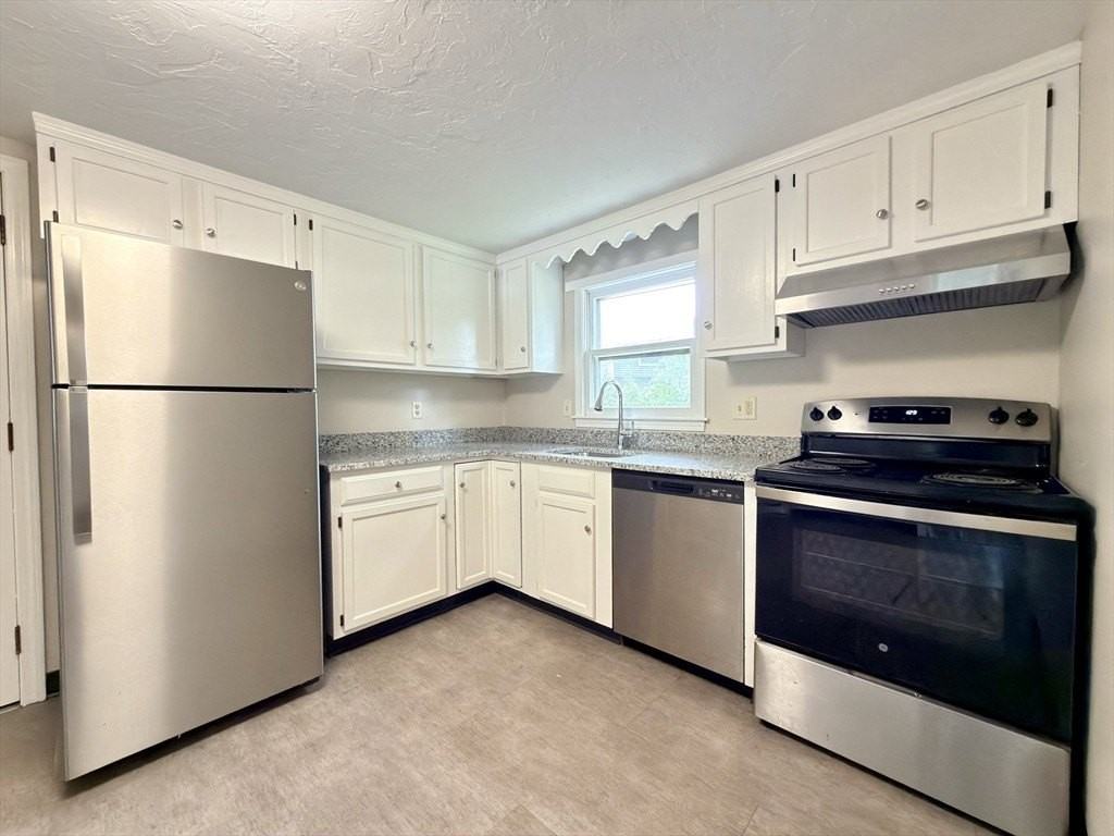 2 Annaberry Ln #D - Photo 7 of 17