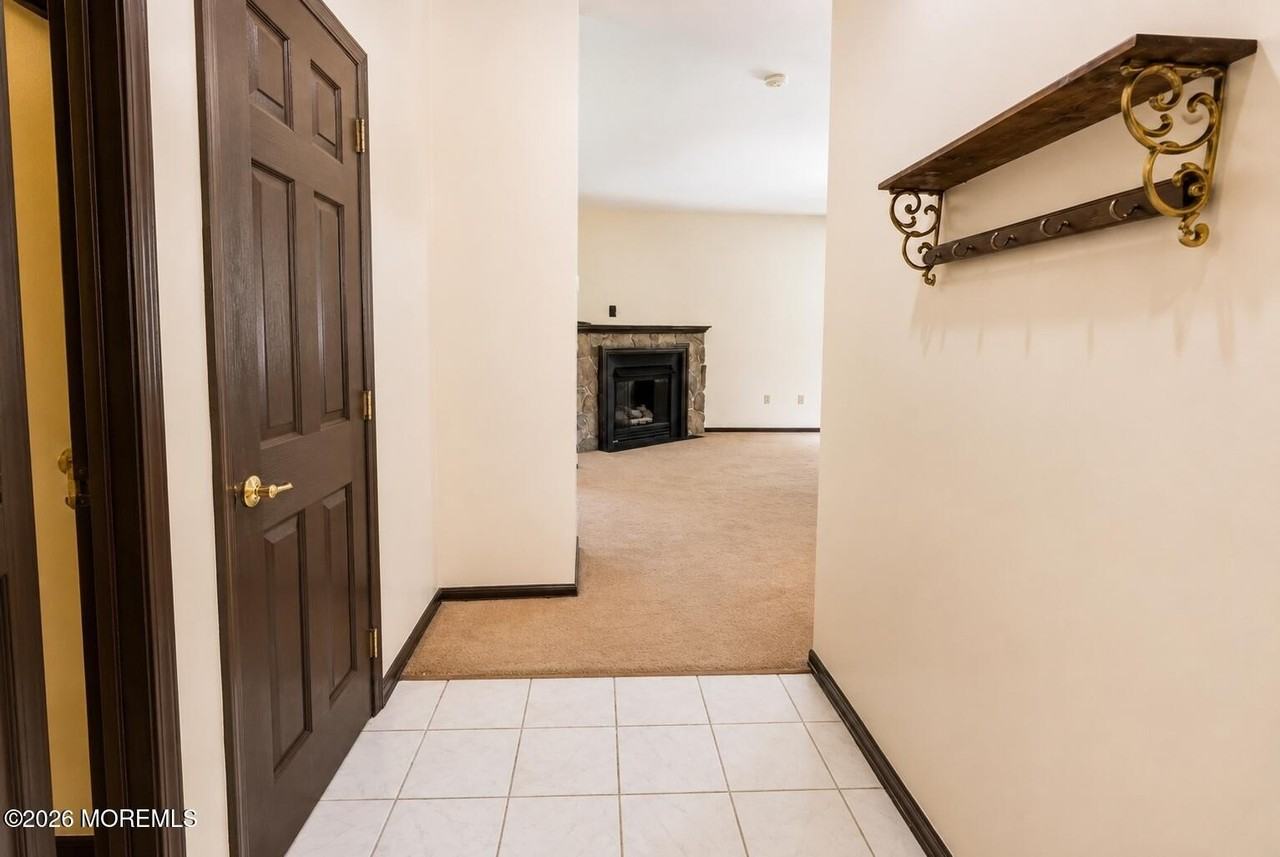 526 Saint Andrews Pl - Photo 2 of 23