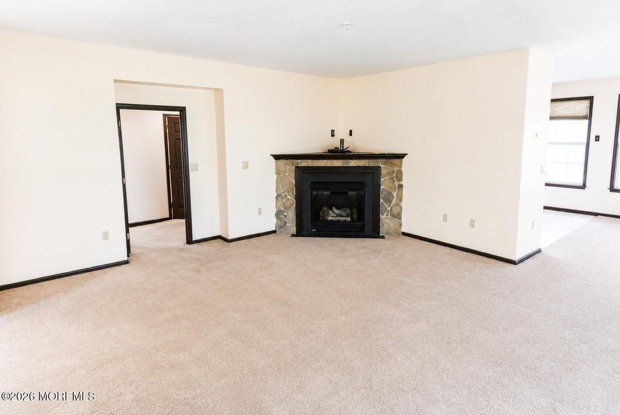 526 Saint Andrews Pl - Photo 4 of 23