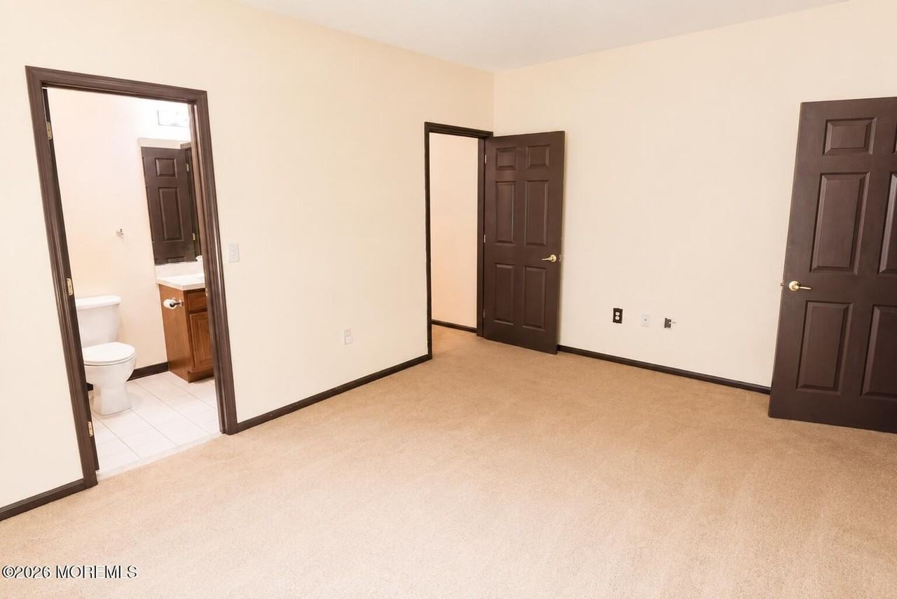 526 Saint Andrews Pl - Photo 6 of 23