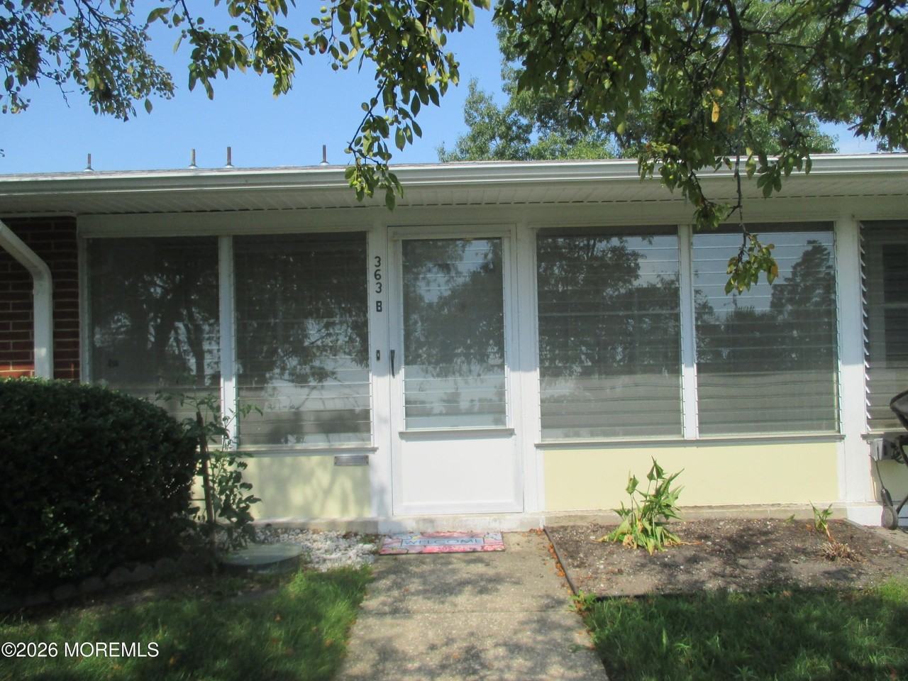 363B Chesterfield Ct #363B - Photo 4 of 35