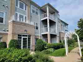 featured image of 1259 W Lake St #206