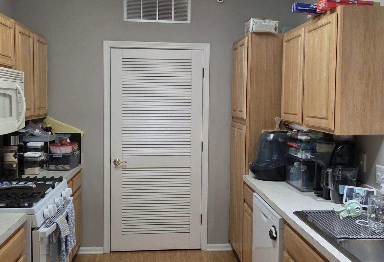 1259 W Lake St #206 - Photo 3 of 13