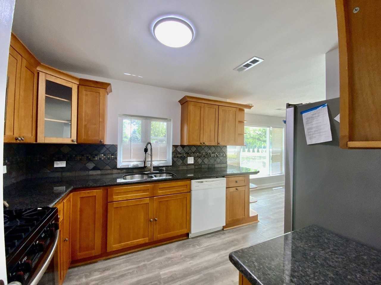 340 Sanders Rd - Photo 5 of 16