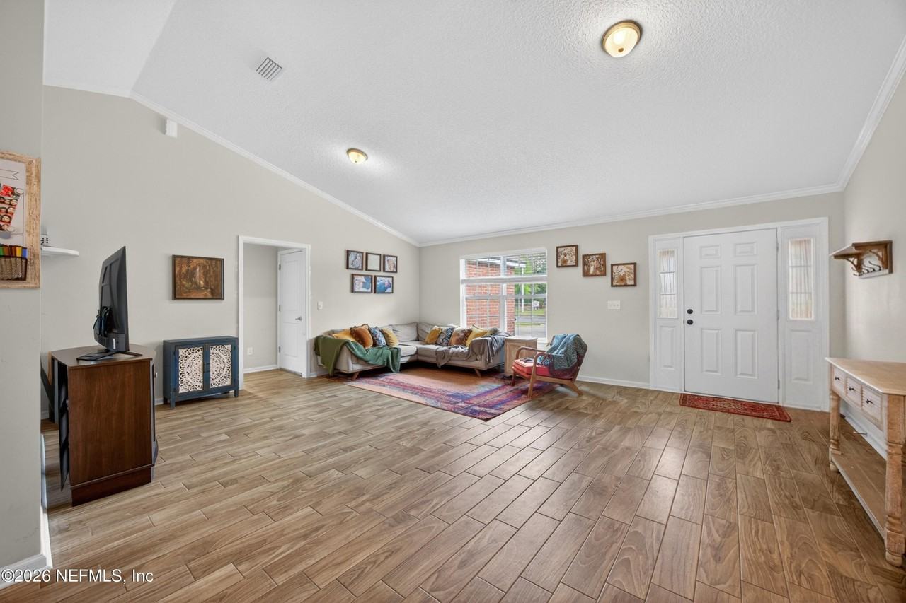 940 State Road 13 N - Photo 6 of 38