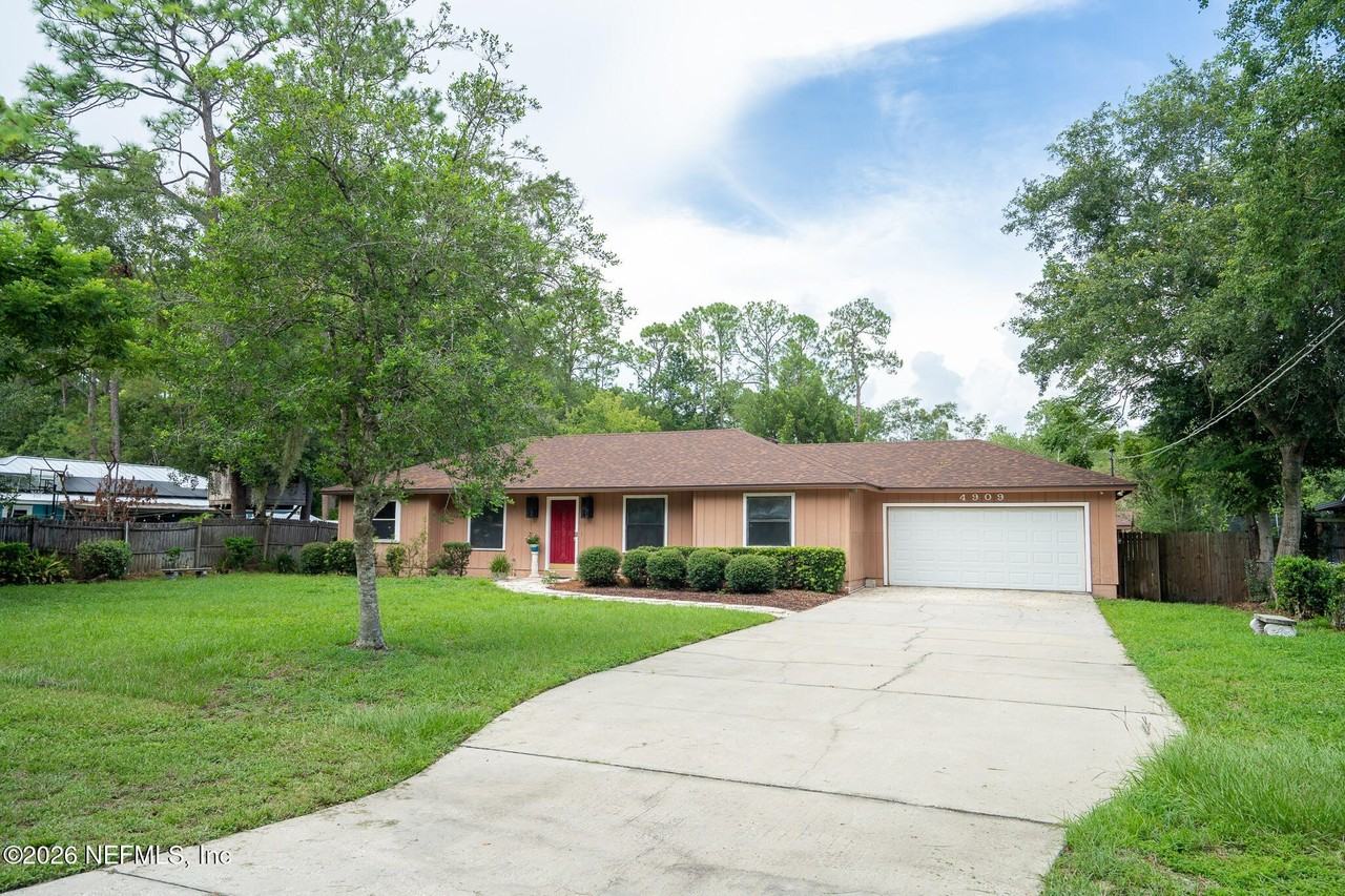 4909 Beige St - Photo 2 of 33